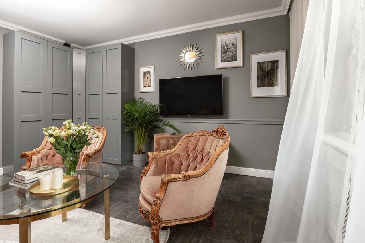 Daisy'S Secret Apartment ชิชเชนา ภายนอก รูปภาพ